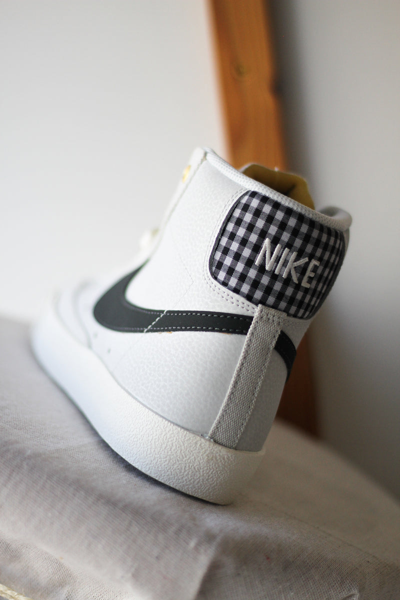 BLAZER MID '77 VNTG "PHOTON DUST"