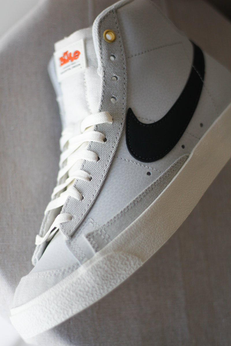 BLAZER MID '77 VNTG "PHOTON DUST"