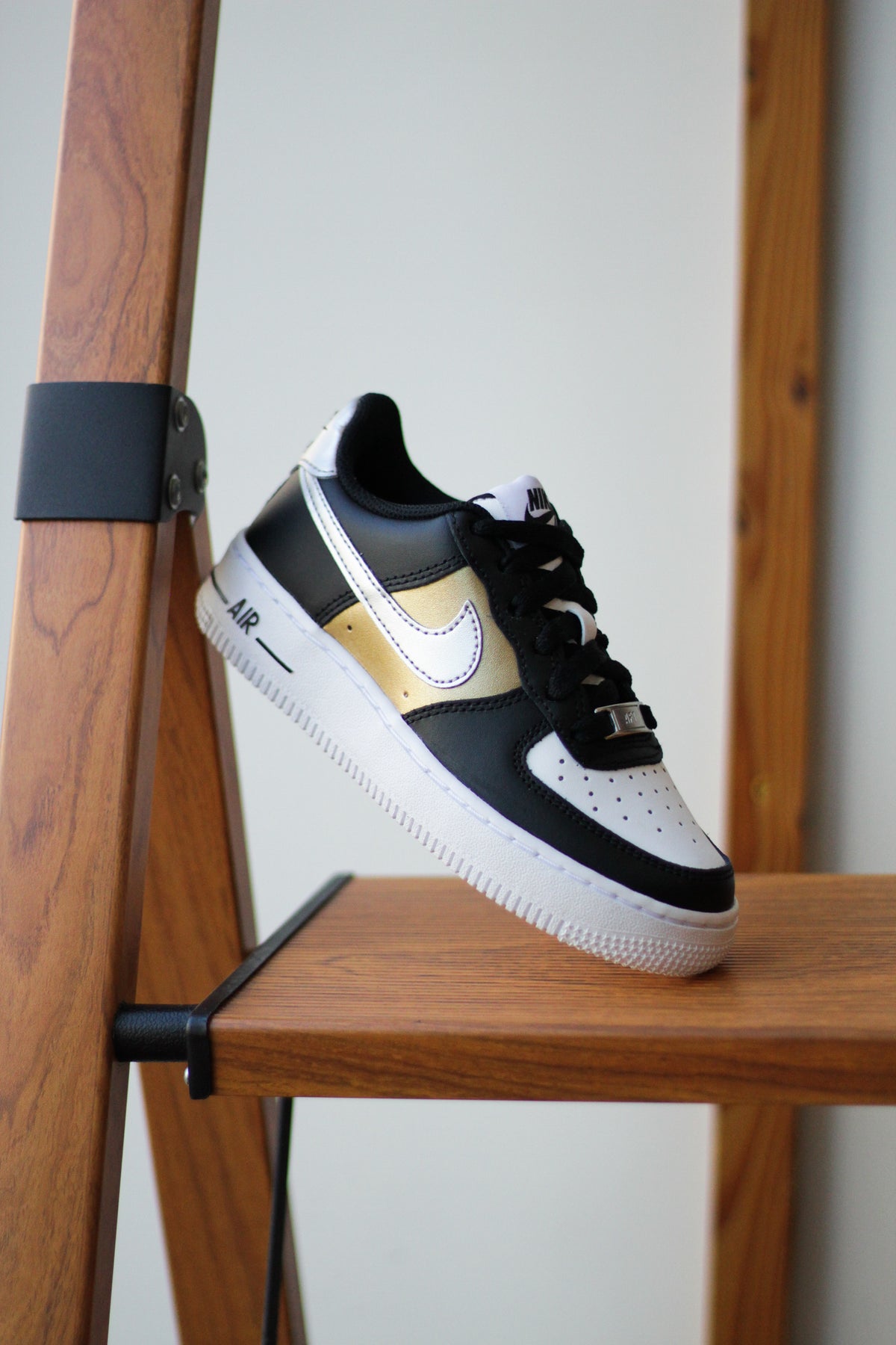 nike air force one metallic silver