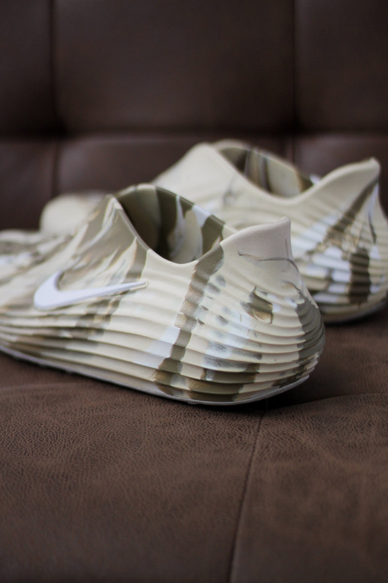 レイ　L NIKE REACTX REJUVEN8 