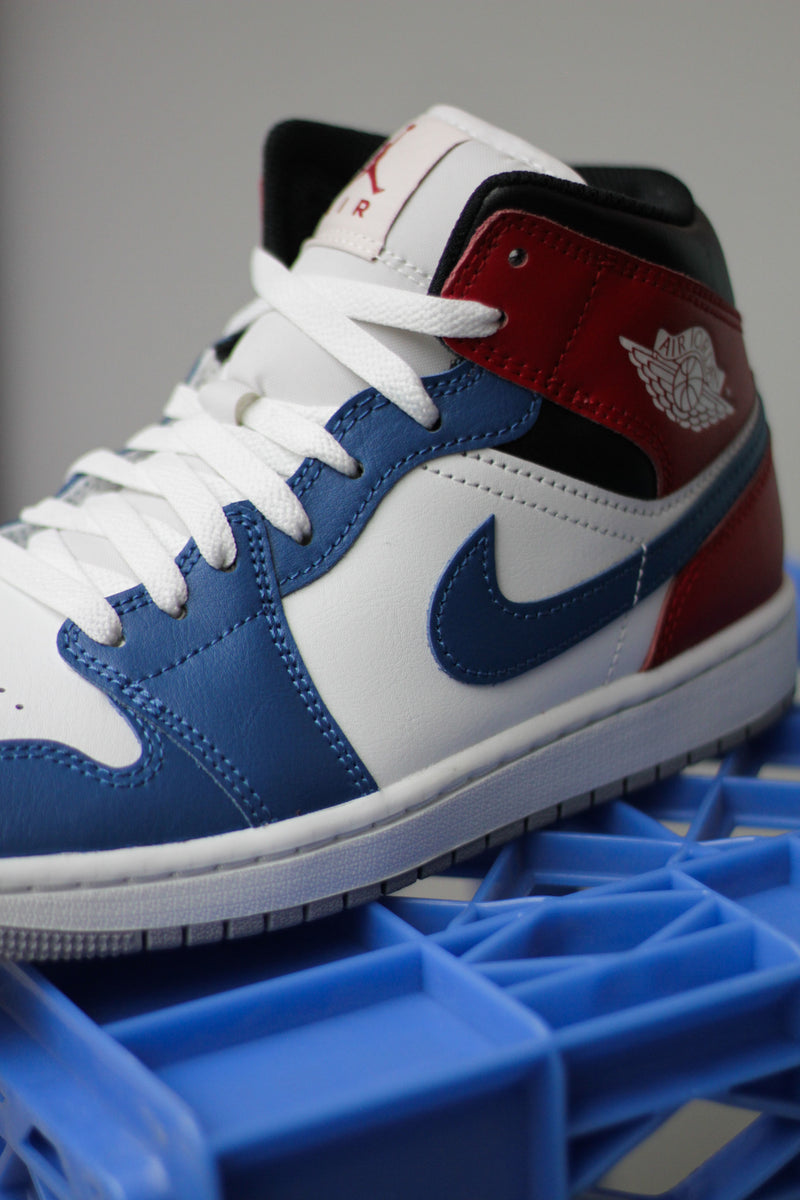 AIR JORDAN 1 MID 