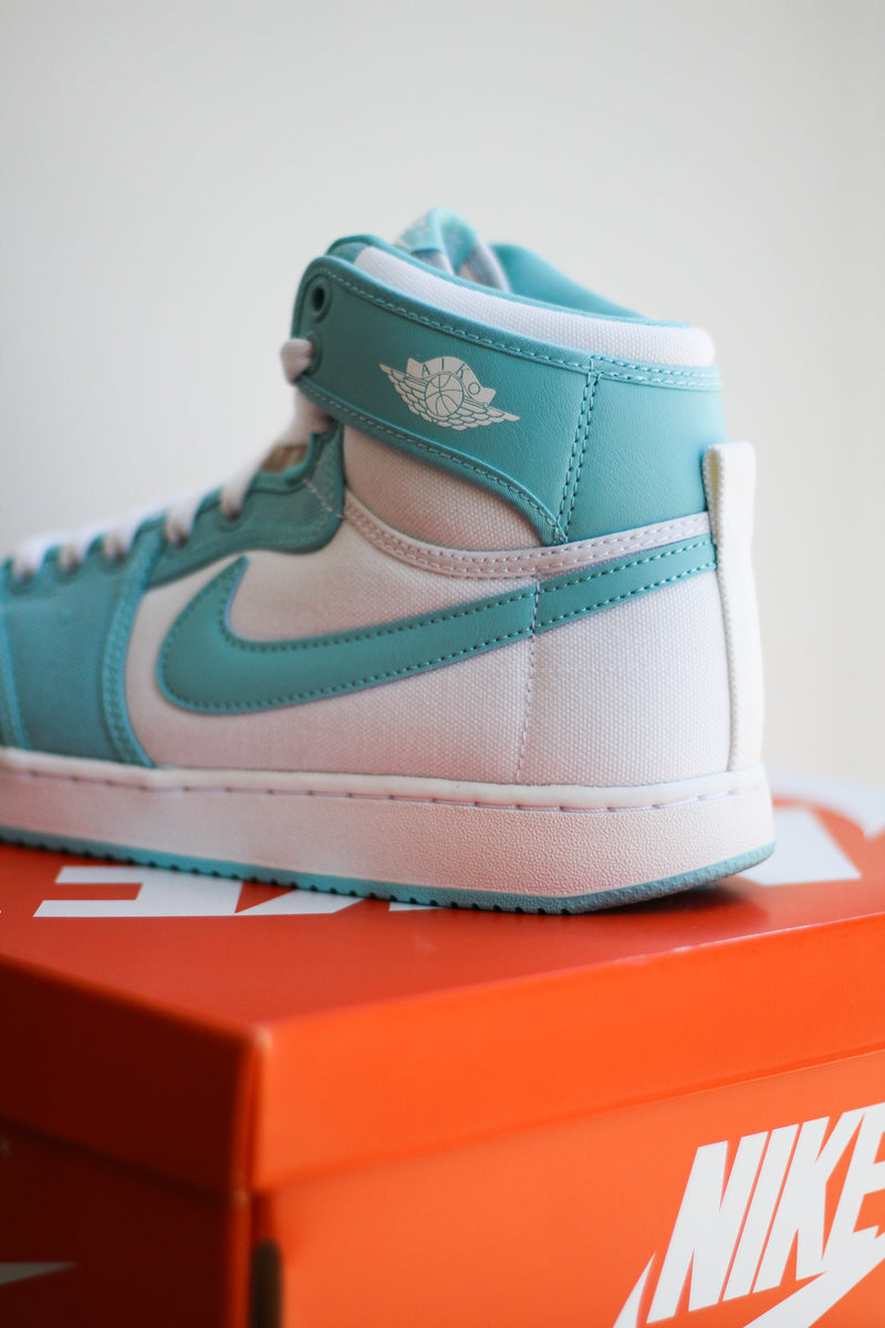 JORDAN 1 KO "BLEACHED AQUA"
