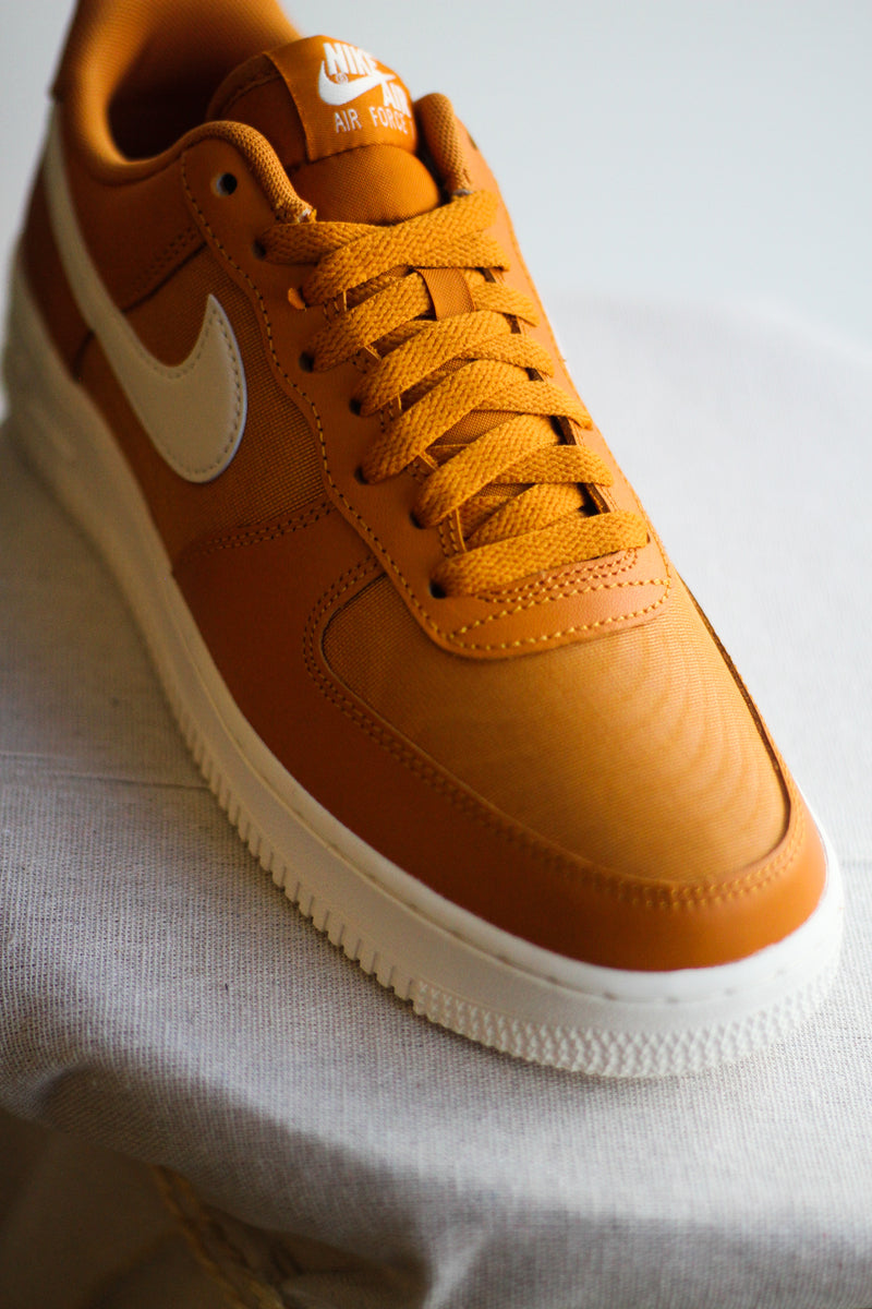 Men's Nike Air Force 1 '07 LV8 - Monarch/Sail 9.5