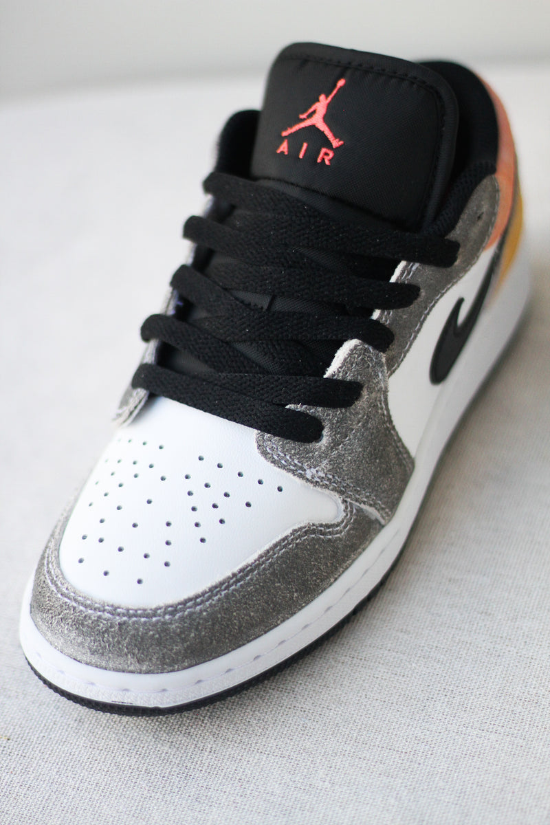 AIR JORDAN 1 LOW SE (GS) "MAGIC EMBER"