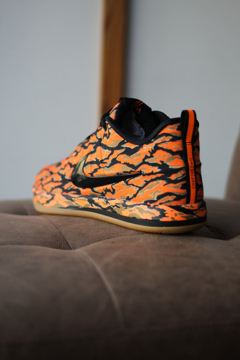 NIKE BOOK 2 