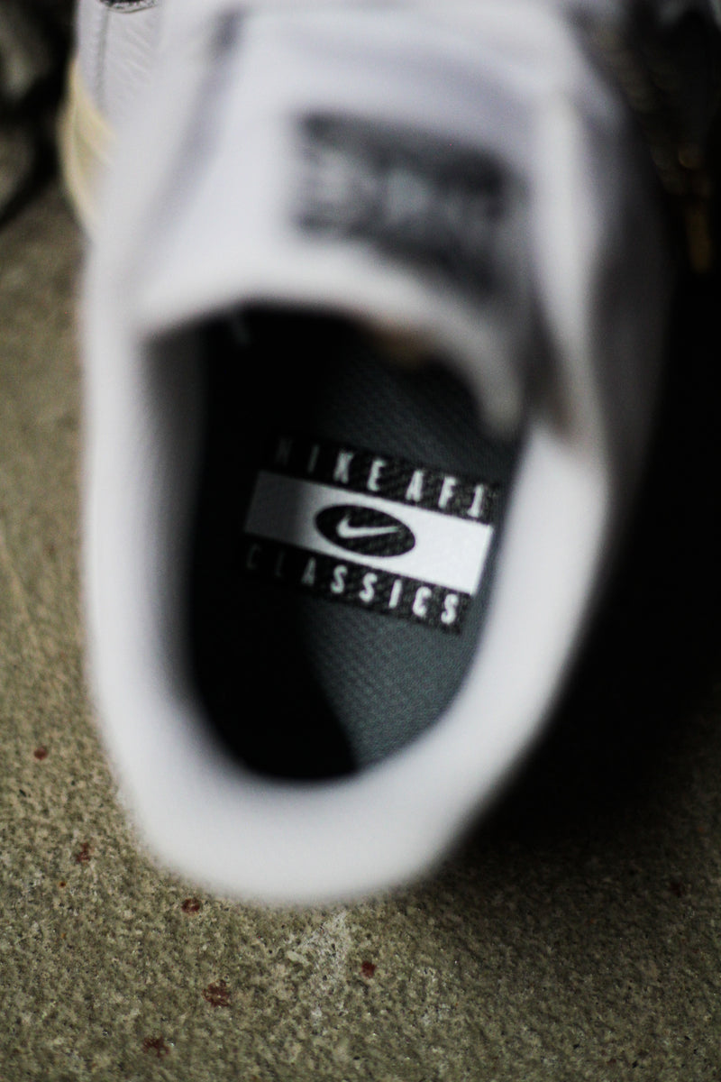 AIR FORCE 1 '07 LX "SMOKE GREY"