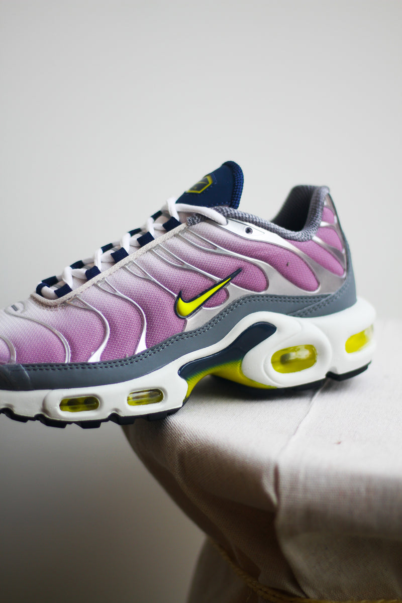 W AIR MAX PLUS "VIOLET DUST"