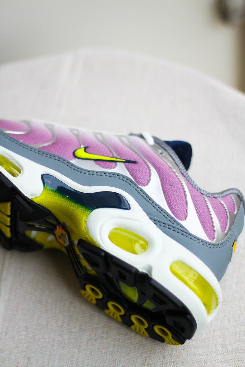 W AIR MAX PLUS "VIOLET DUST"