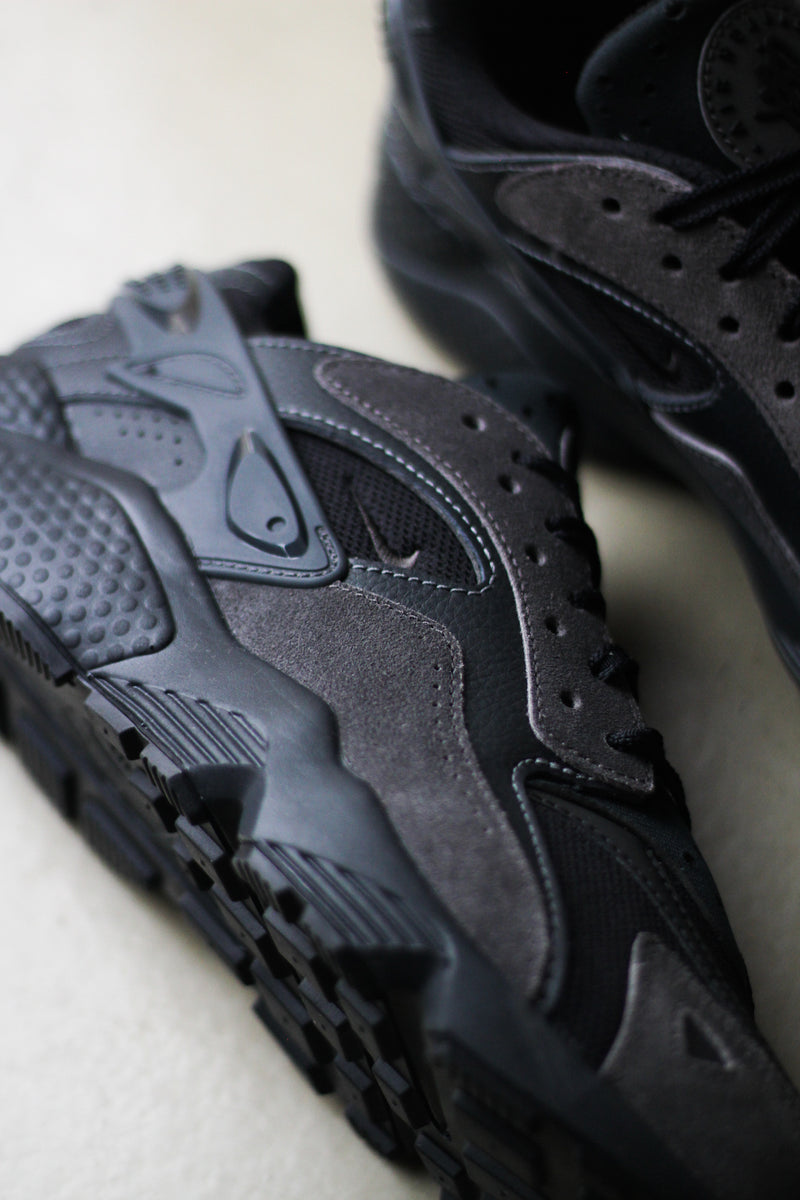 HUARACHE RUNNER "ANTHRACITE"