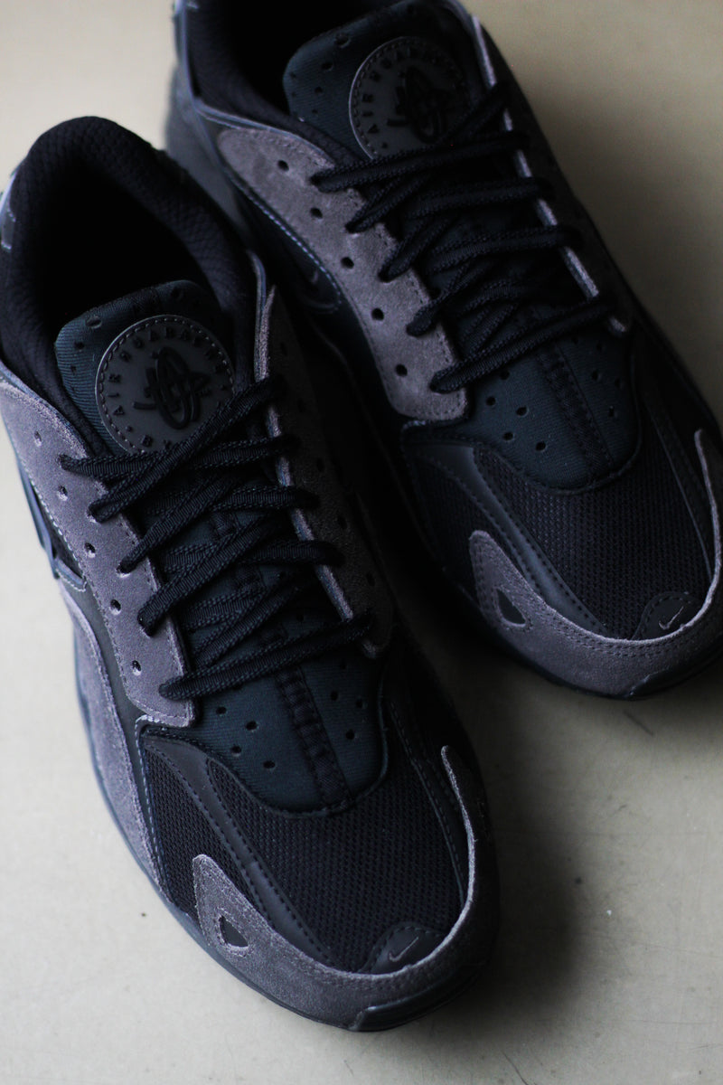 HUARACHE RUNNER "ANTHRACITE"