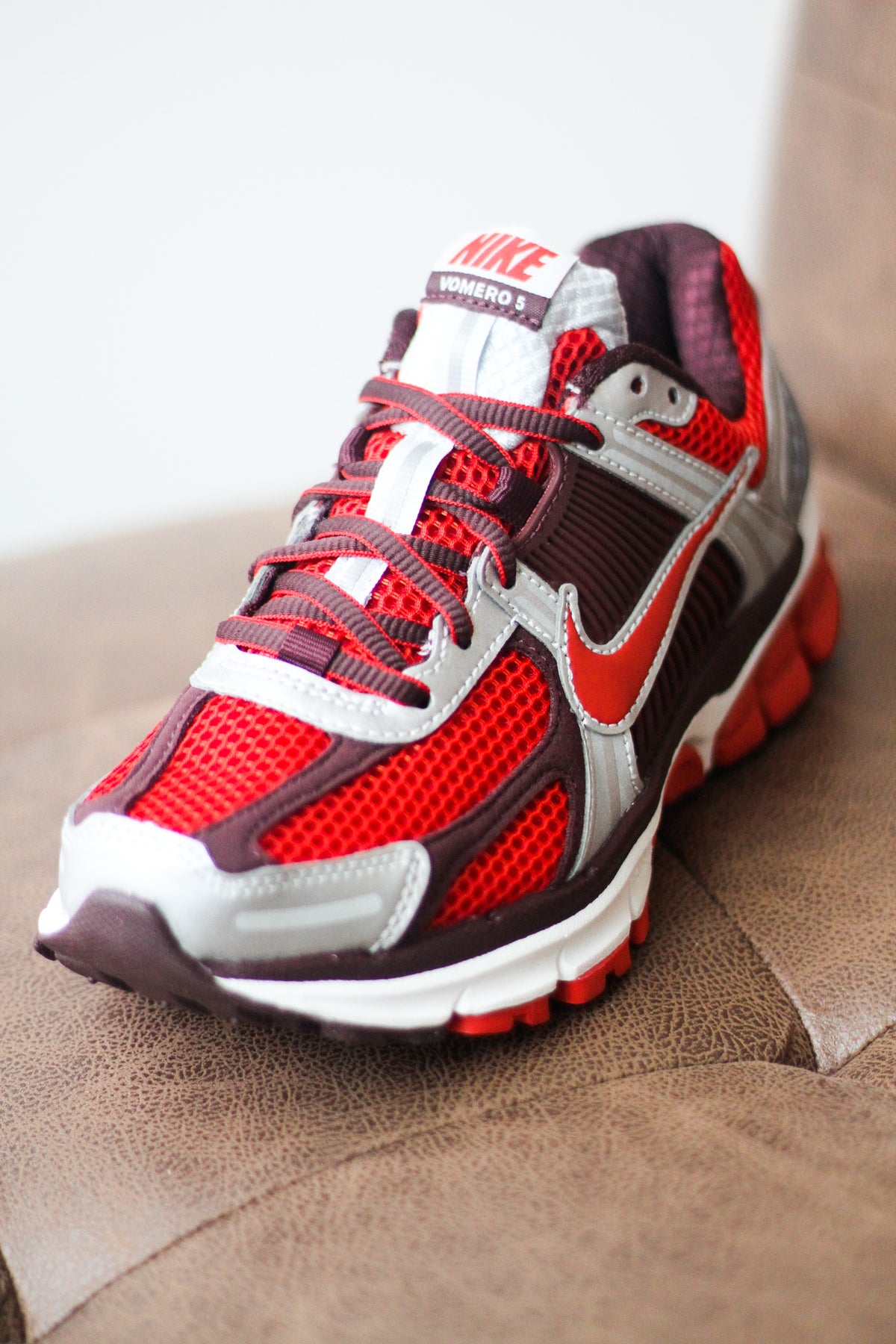 ☆韓国の人気【NIKE】☆ZOOM VOMERO 5(W)☆22-29cm☆MYSTIC RED First Look at Nike Zoom Vomero 5 