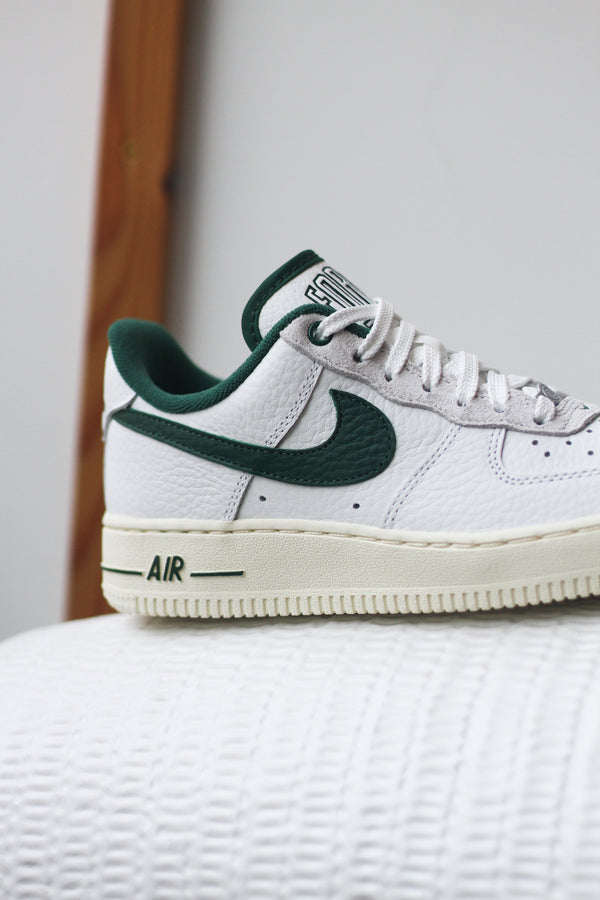 W AIR FORCE 1 '07 LX "GORGE GREEN"