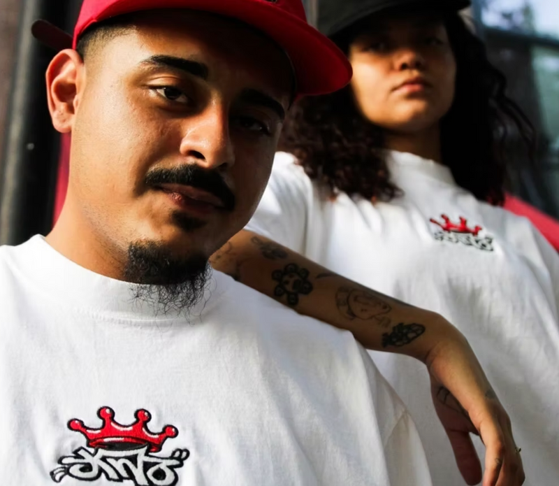 KNOSTALGIA IYKYK T SHIRT "WHITE"