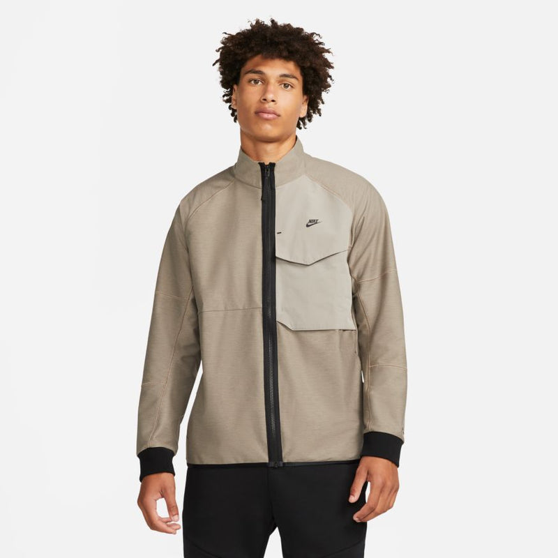 NSW DRI-FIT TECH PACK UNLINED TRACK JACKET "MOON FOSSIL"