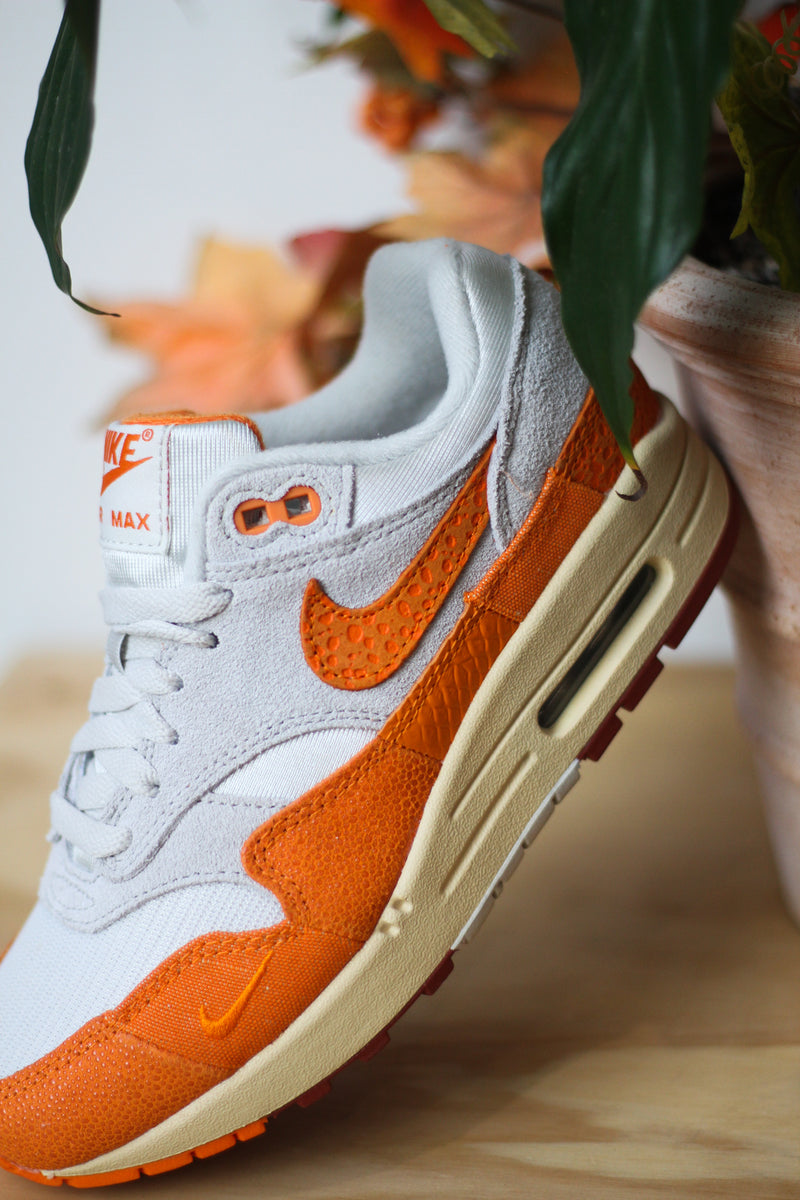 W AIR MAX 1 "MAGMA ORANGE"