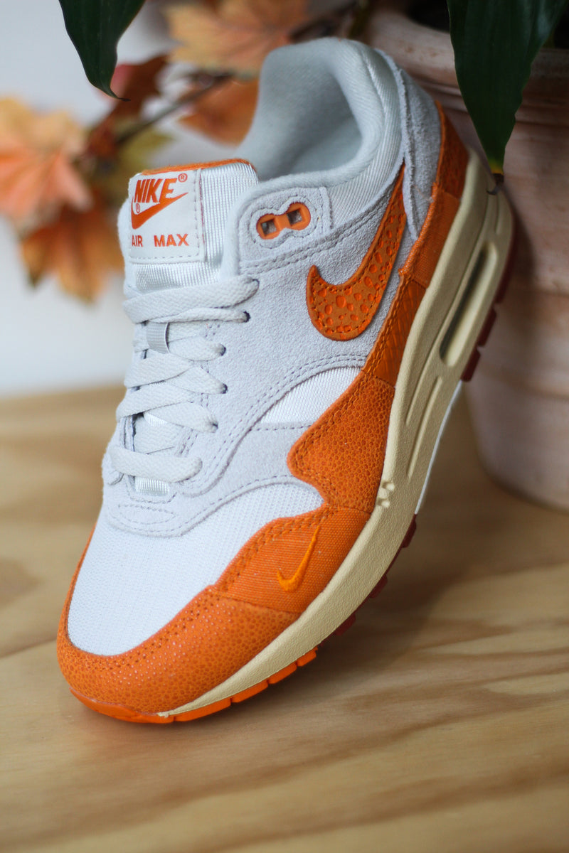 W AIR MAX 1 "MAGMA ORANGE"