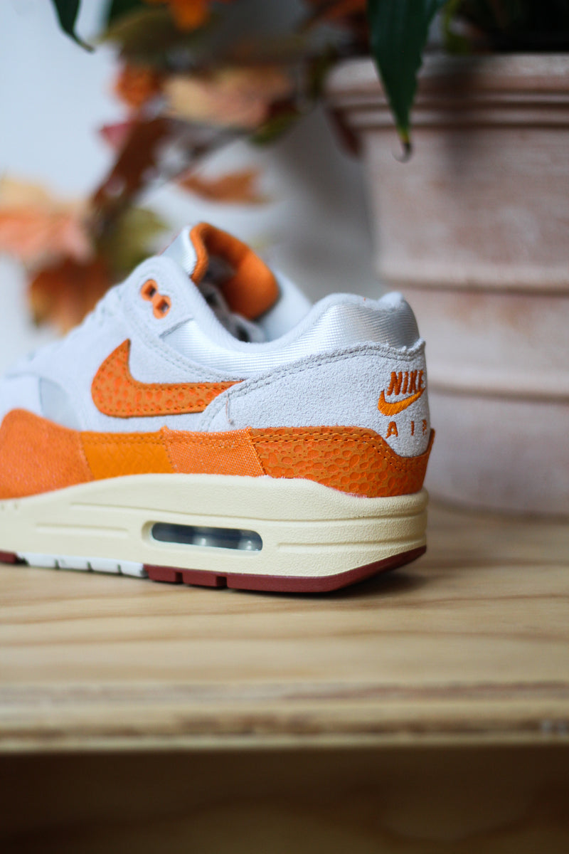 W AIR MAX 1 "MAGMA ORANGE"