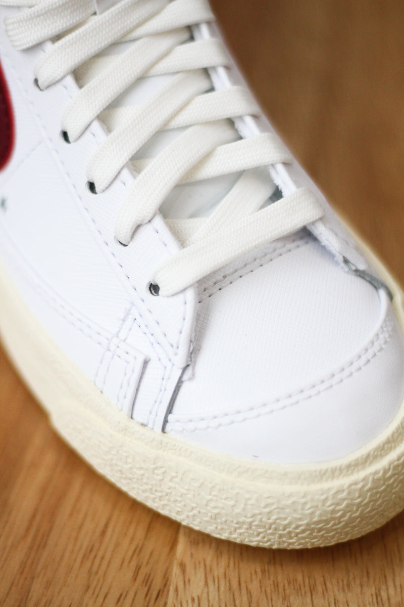 W BLAZER MID '77 SE "TEAM RED"