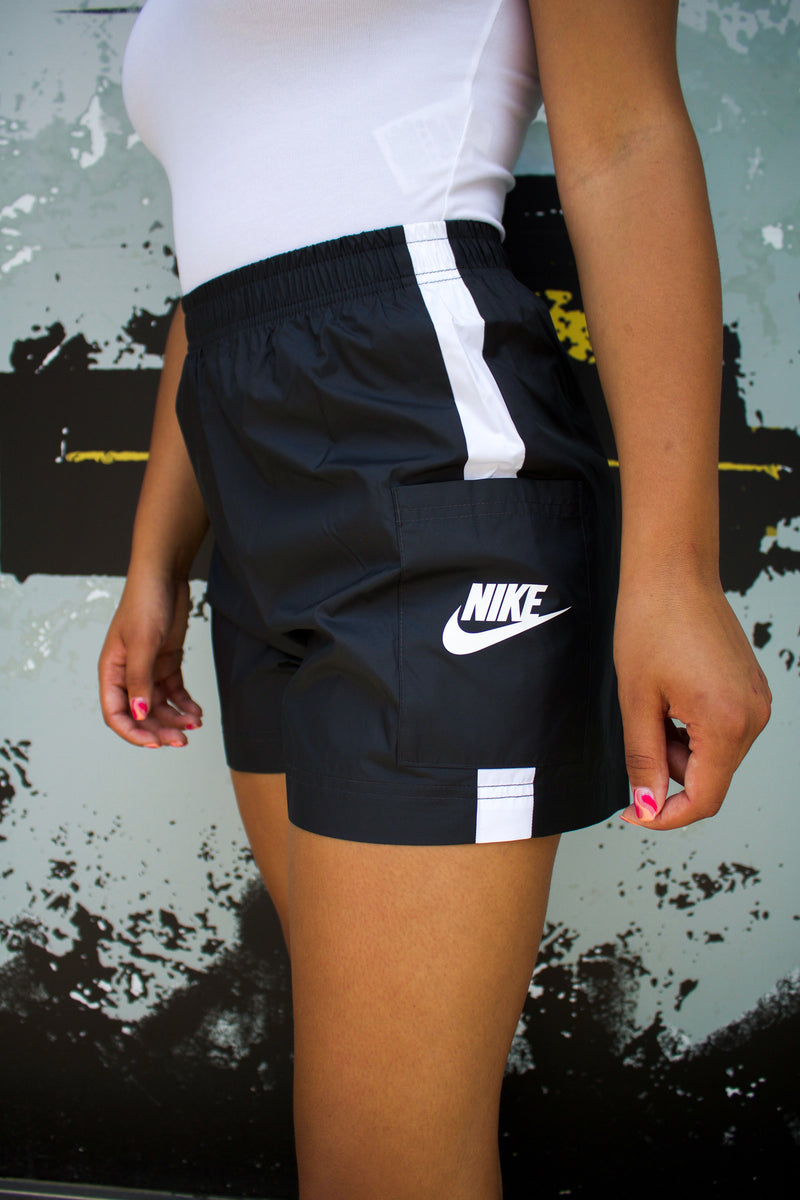 W NSW WOVEN SHORTS "BLK"