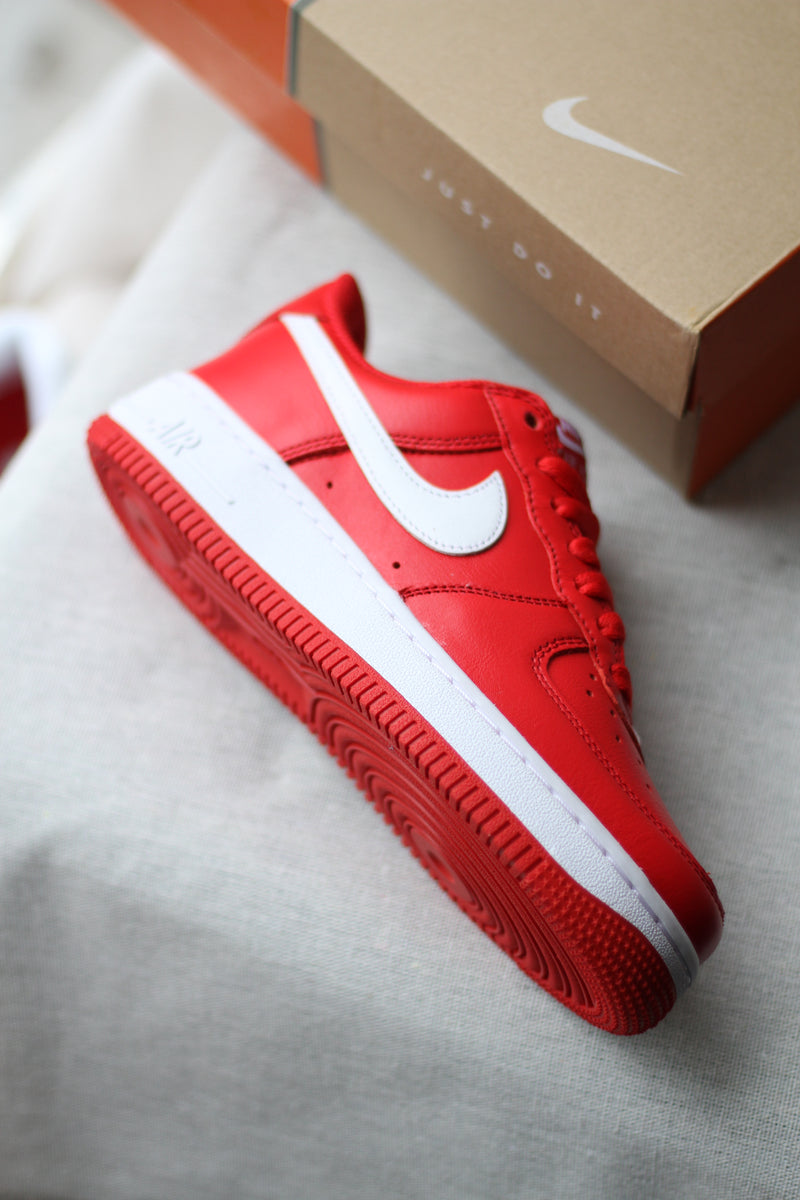 AIR FORCE 1 LOW RETRO "UNIVERSITY RED"