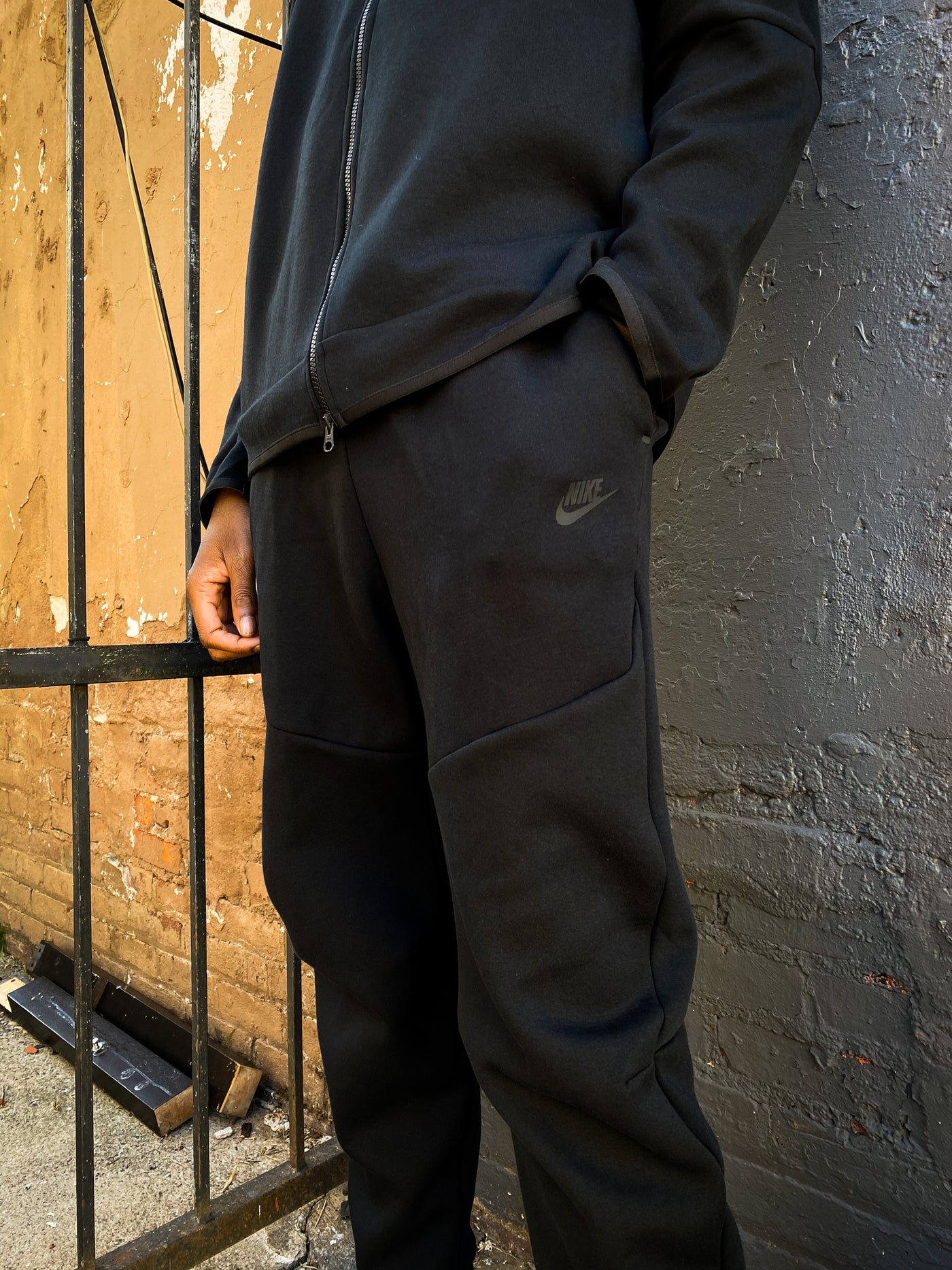nike fleece joggers black