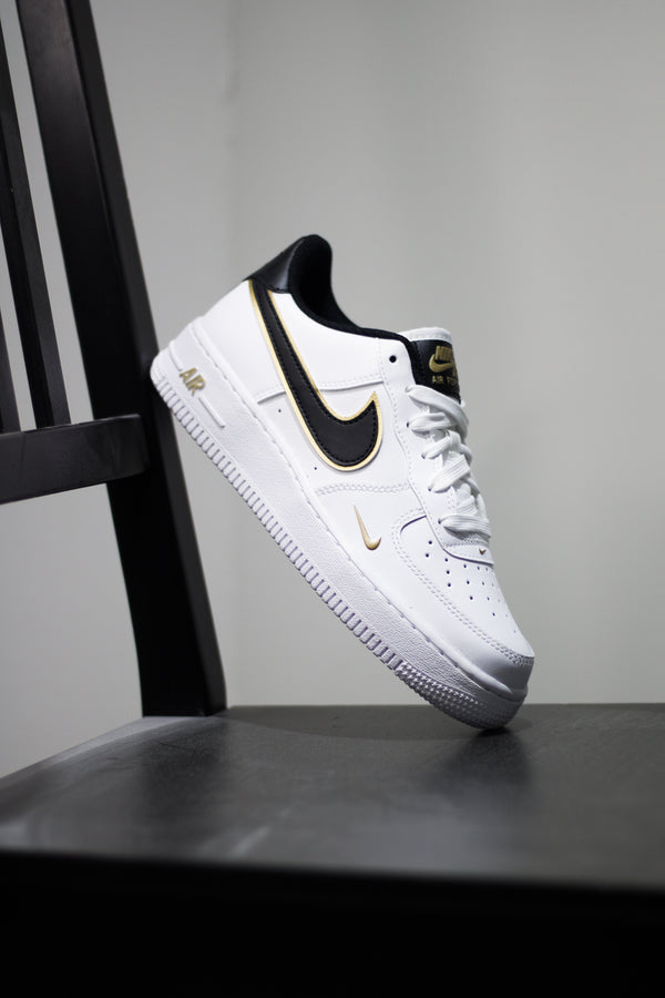NIKE AIR FORCE 1 LV8 (GS) "WHITE/METALLIC GOLD"