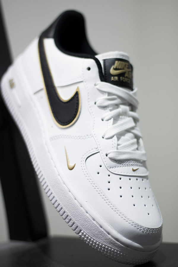 NIKE AIR FORCE 1 LV8 (GS) "WHITE/METALLIC GOLD"