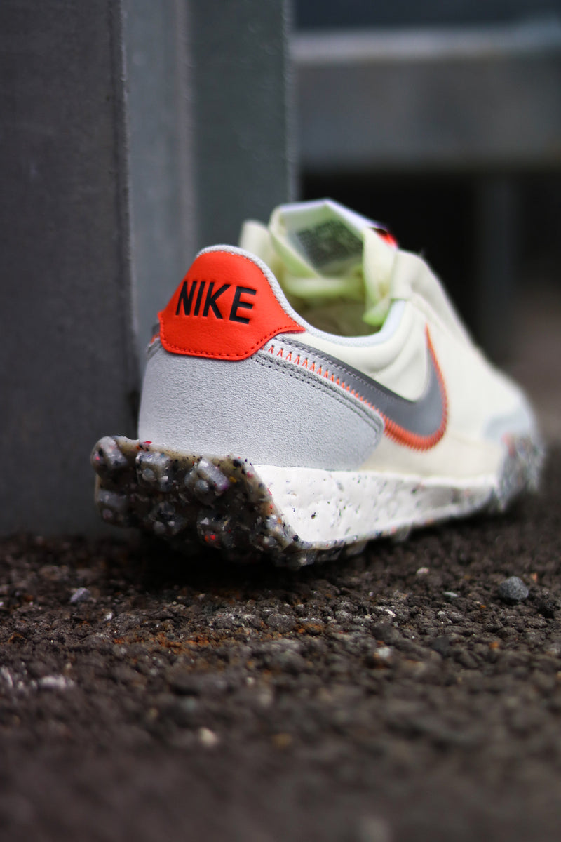 W NIKE WAFFLE RACER CRATER