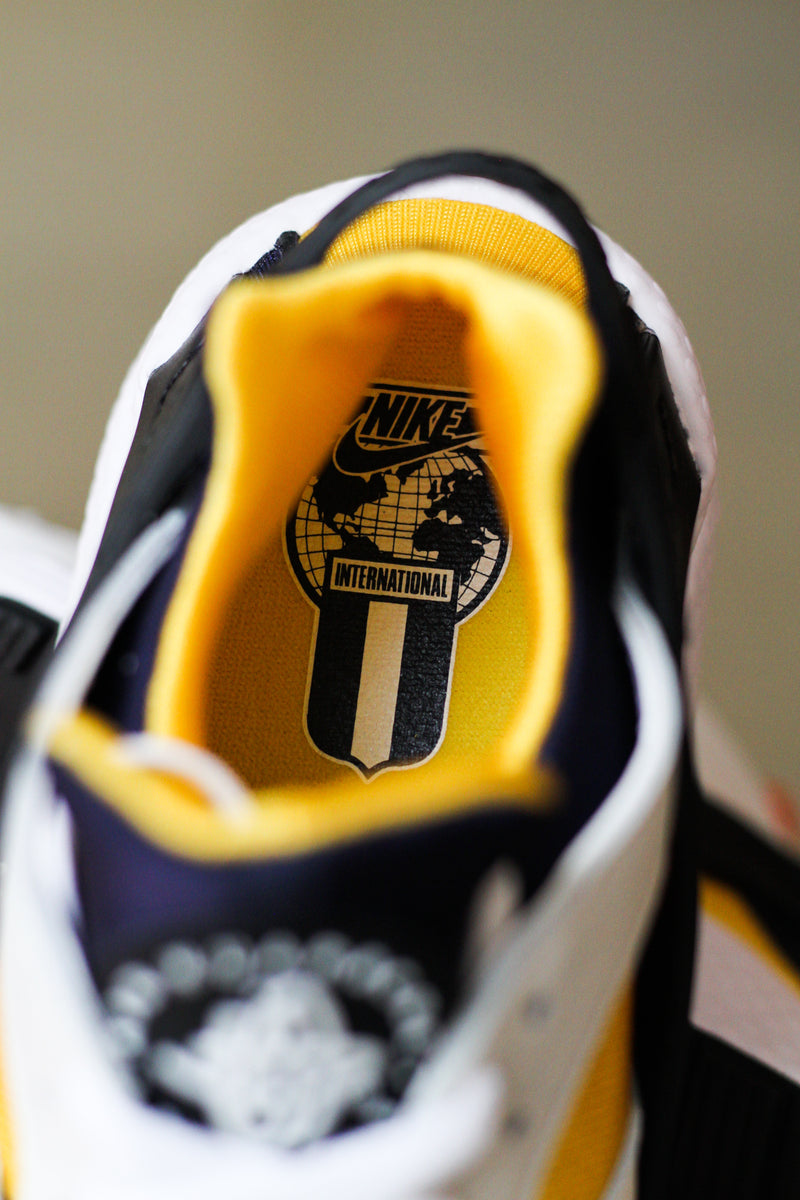 AIR HUARACHE "VARSITY MAIZE"