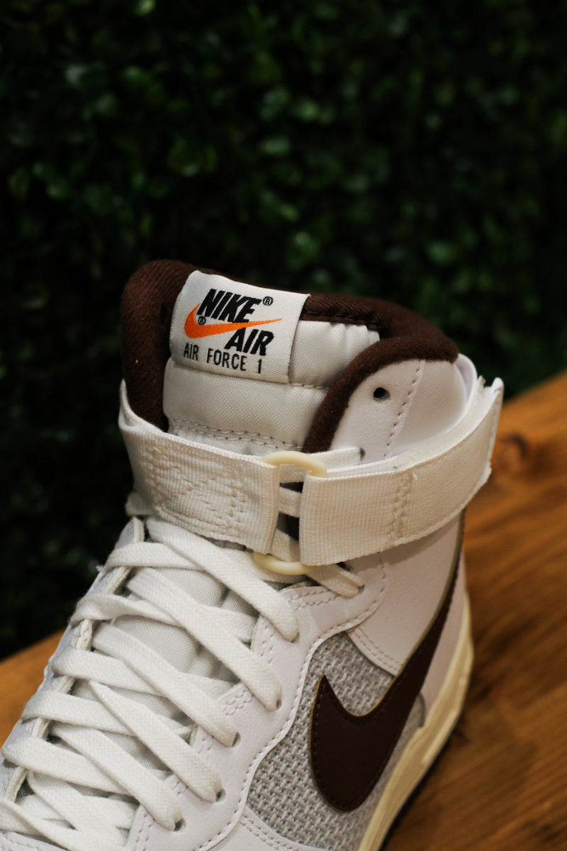 NIKE AIR FORCE 1 HIGH '07 LV8 VINTAGE - WHITE/ LTCHOCOLATE – Undefeated