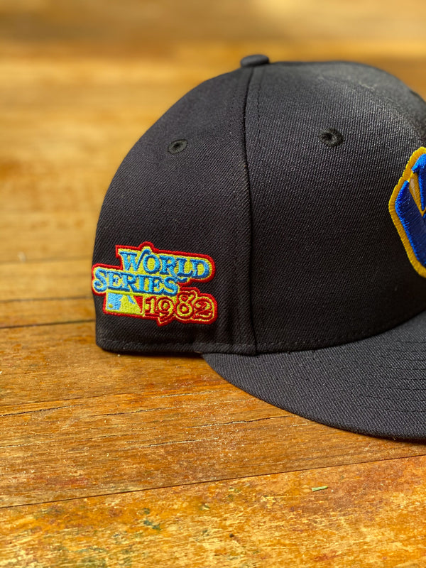 1982 MILWAUKEE BREWERS NAVY FITTED W/ KIWI UNDER VISOR