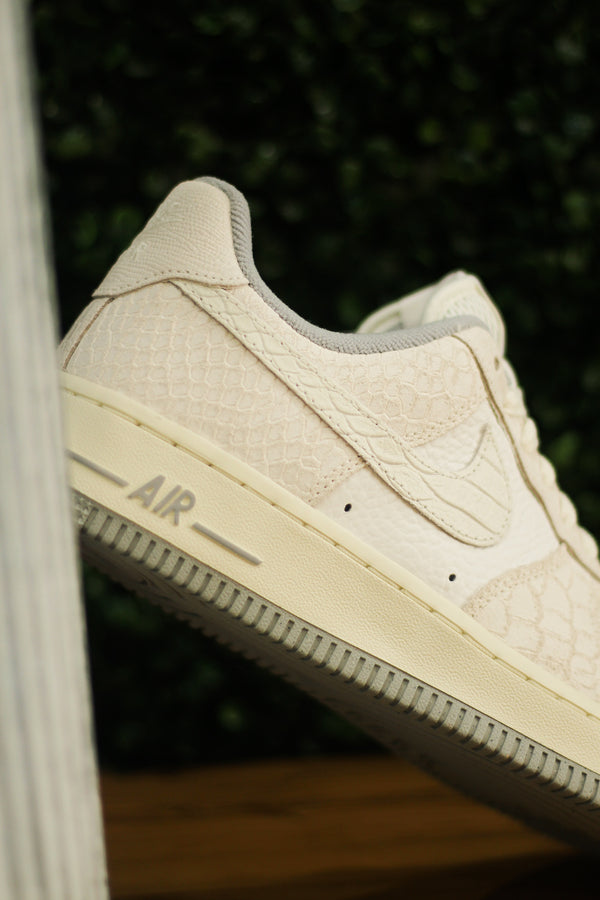 W AIR FORCE 1 '07 "SUMMIT WHITE"