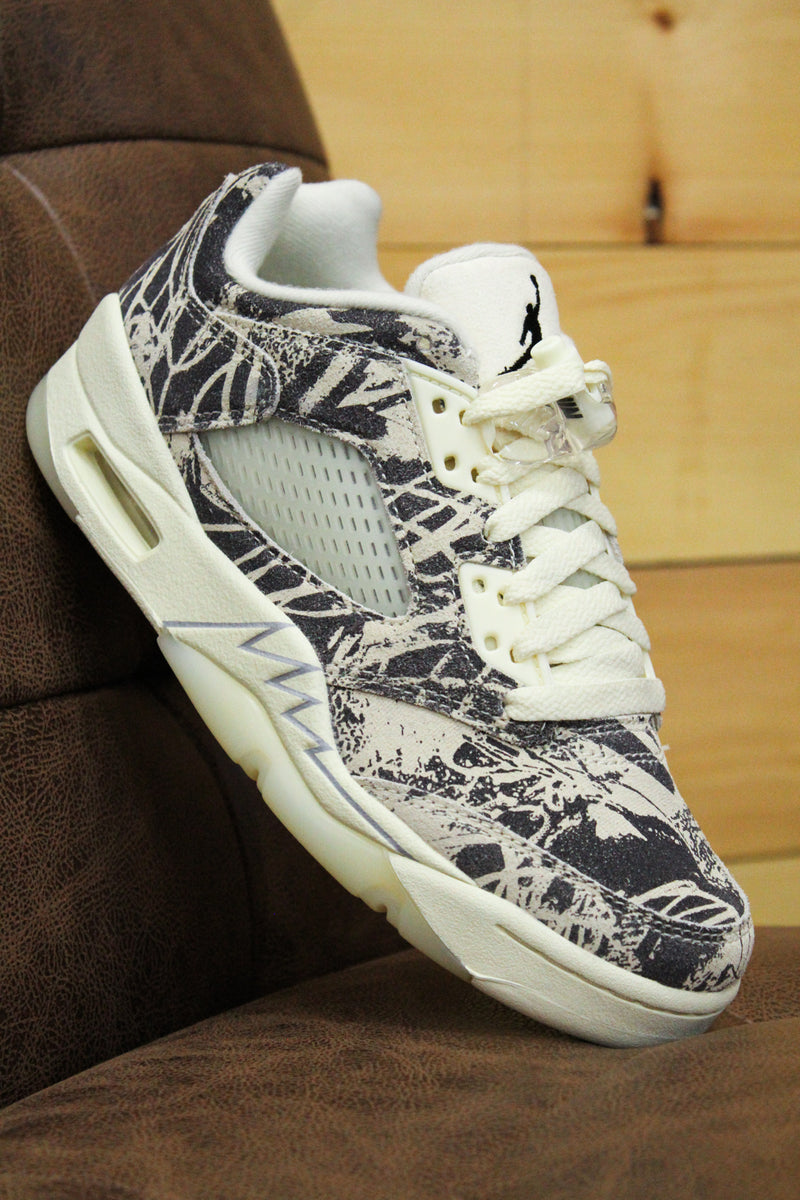 W AIR JORDAN 5 RETRO LOW COCONUT MILK