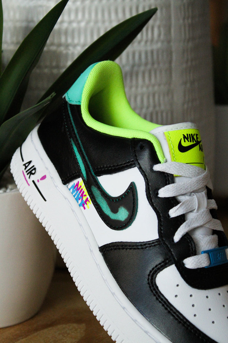 AIR FORCE 1 LV8 (GS) "BLACK/LASER BLUE"