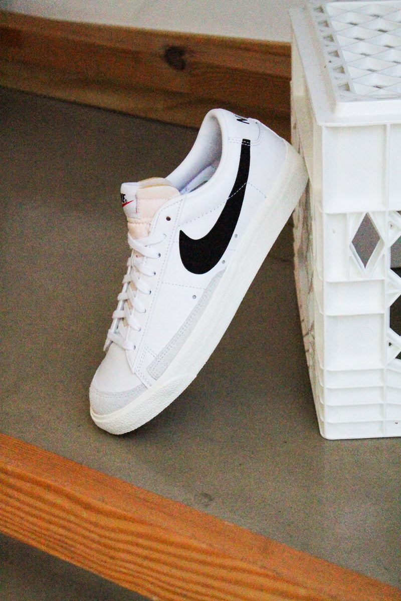 BLAZER LOW '77 VNTG "WHITE"