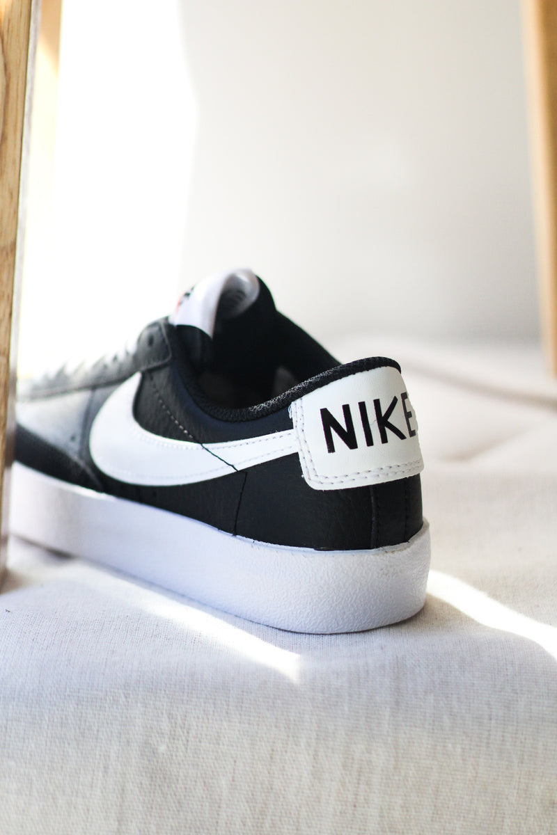 BLAZER LOW '77 (GS) "BLACK"