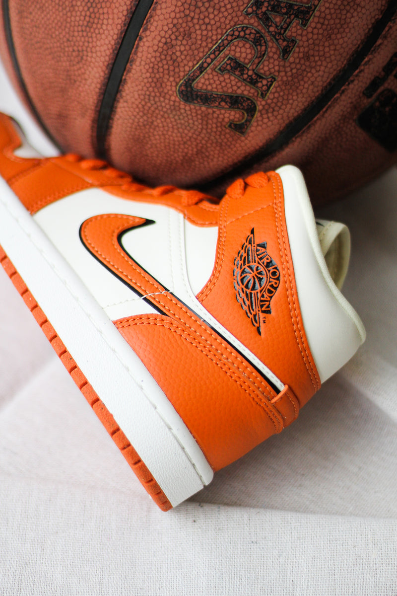 W AIR JORDAN 1 MID "SPORT SPICE"