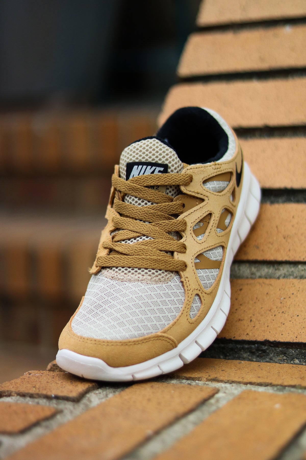 W NIKE FREE RUN 2 WHEAT WINE