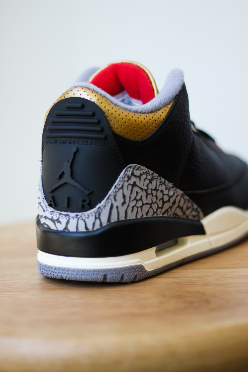W AIR JORDAN 3 RETRO "BLACK CEMENT"