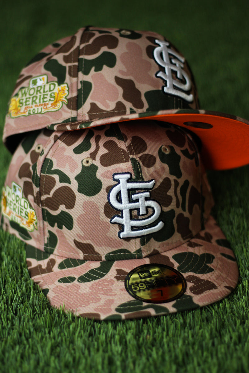 ST LOUIS CARDINALS DUCK CAMO FITTED W/ ORANGE UNDER VISOR