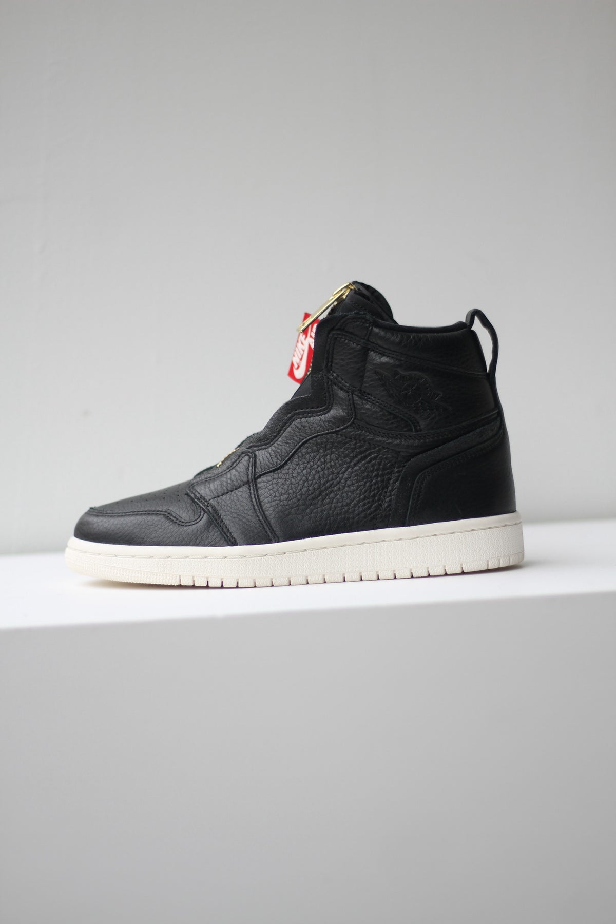 W AIR JORDAN HIGH ZIP