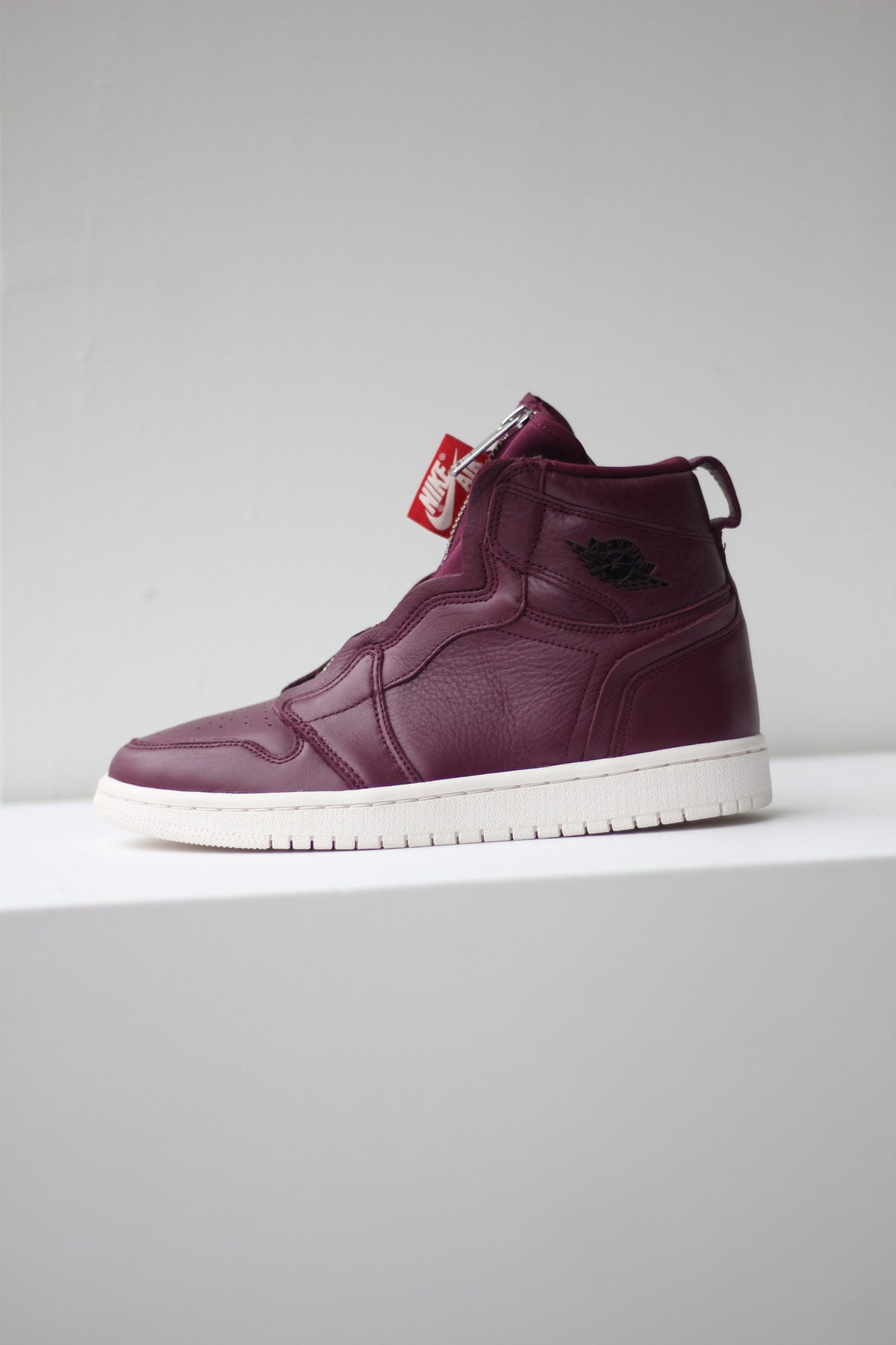スニーカー NIKE Air Jordan 1 Retro High Zip Bordeaux WMNS 2018 SS 20 2018 WMNS NIKE AIR JORDAN 1 HIGH ZIP BORDEAUX SZ 10.5 AT0575