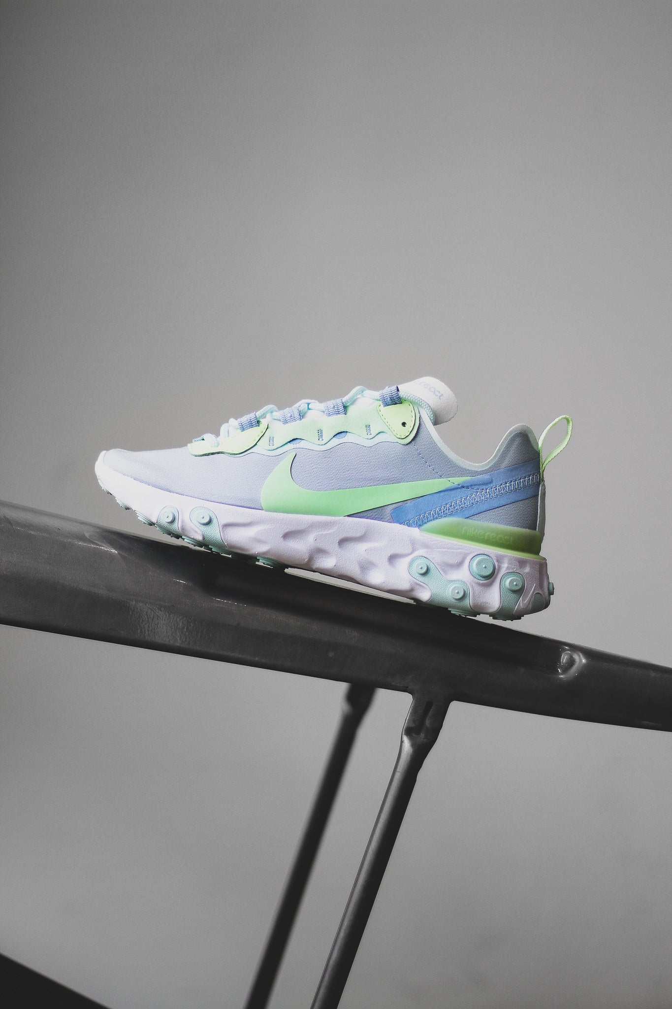 W REACT ELEMENT 55 \