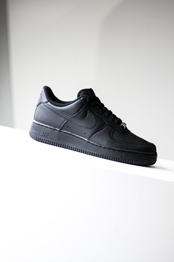 NIKE AIR FORCE 1 LE (GS) "BLACK/BLACK"